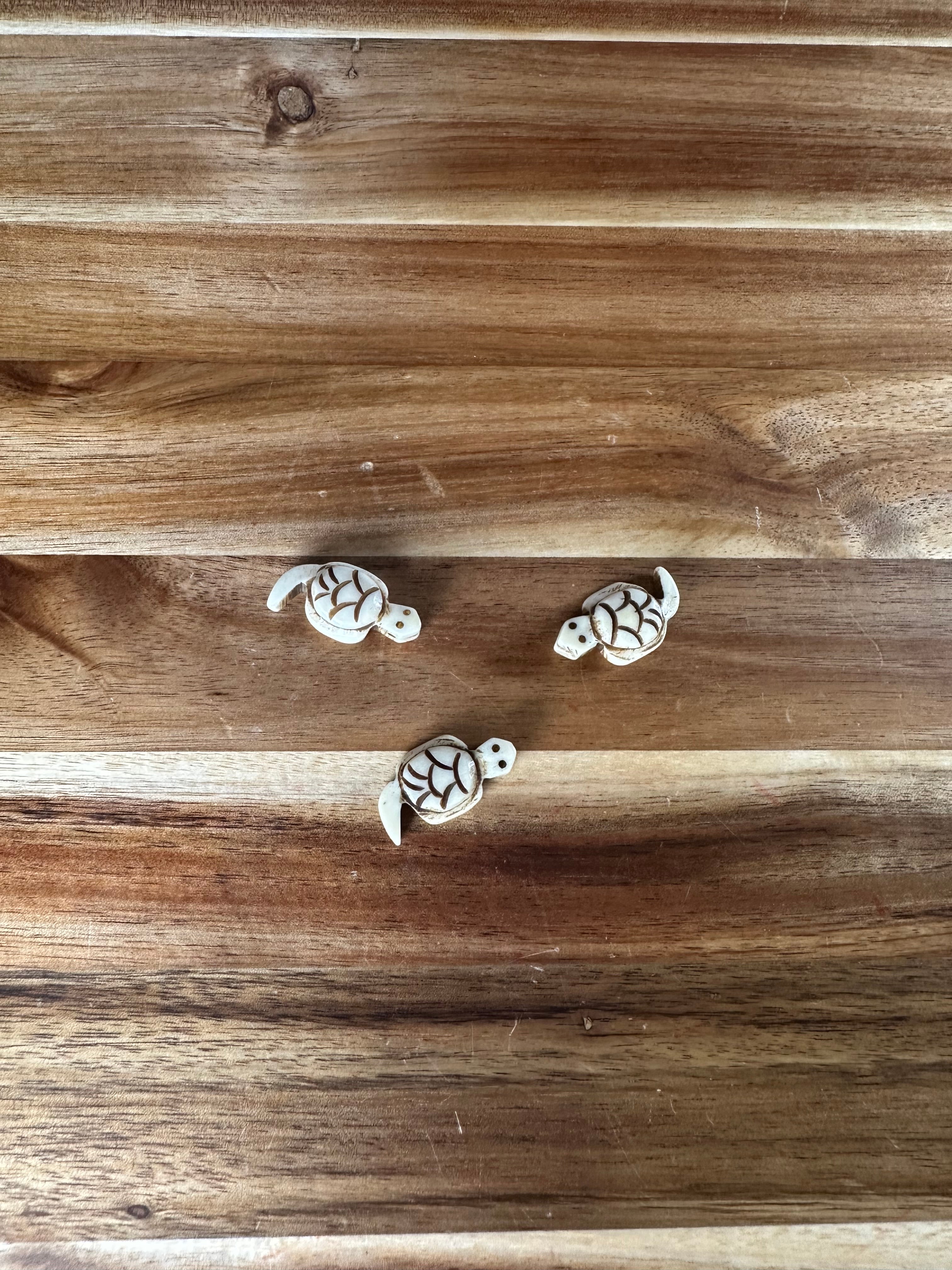 Bone Turtle Pendant 1” (3PC)