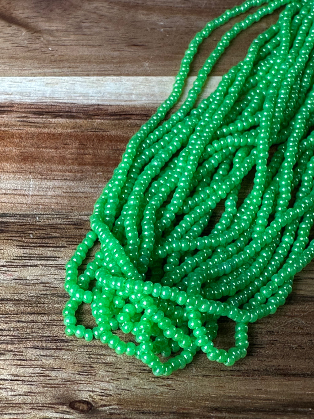 11/0 Op Pearl Green