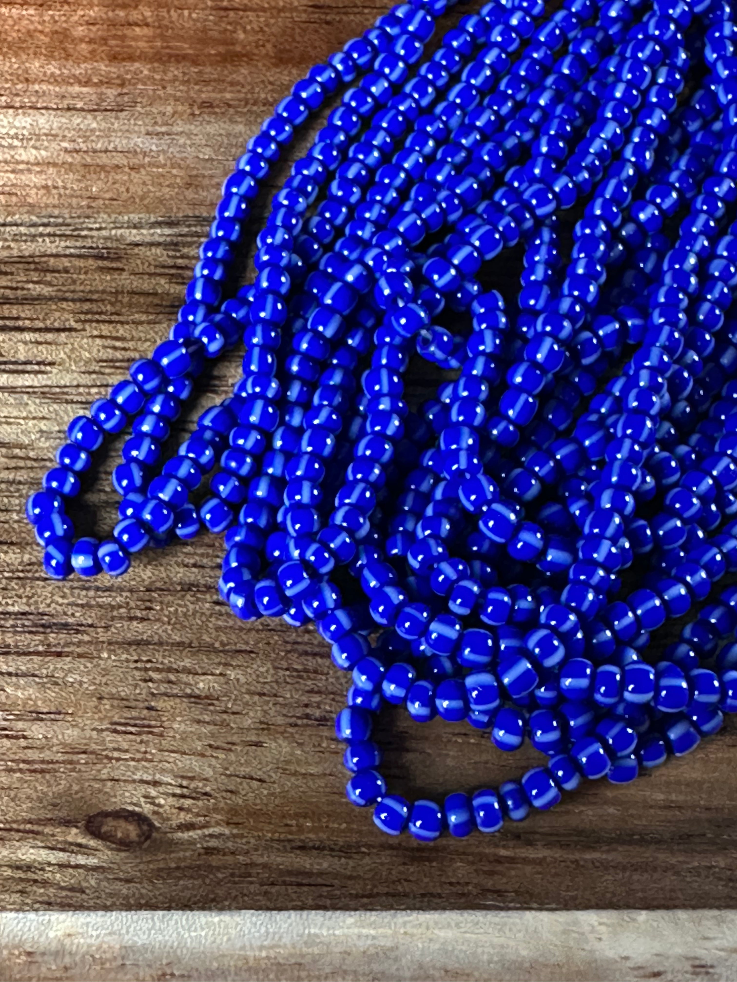 Czech Strung Glass Seed Bead - 11/0 Op Peppermint Navy/White