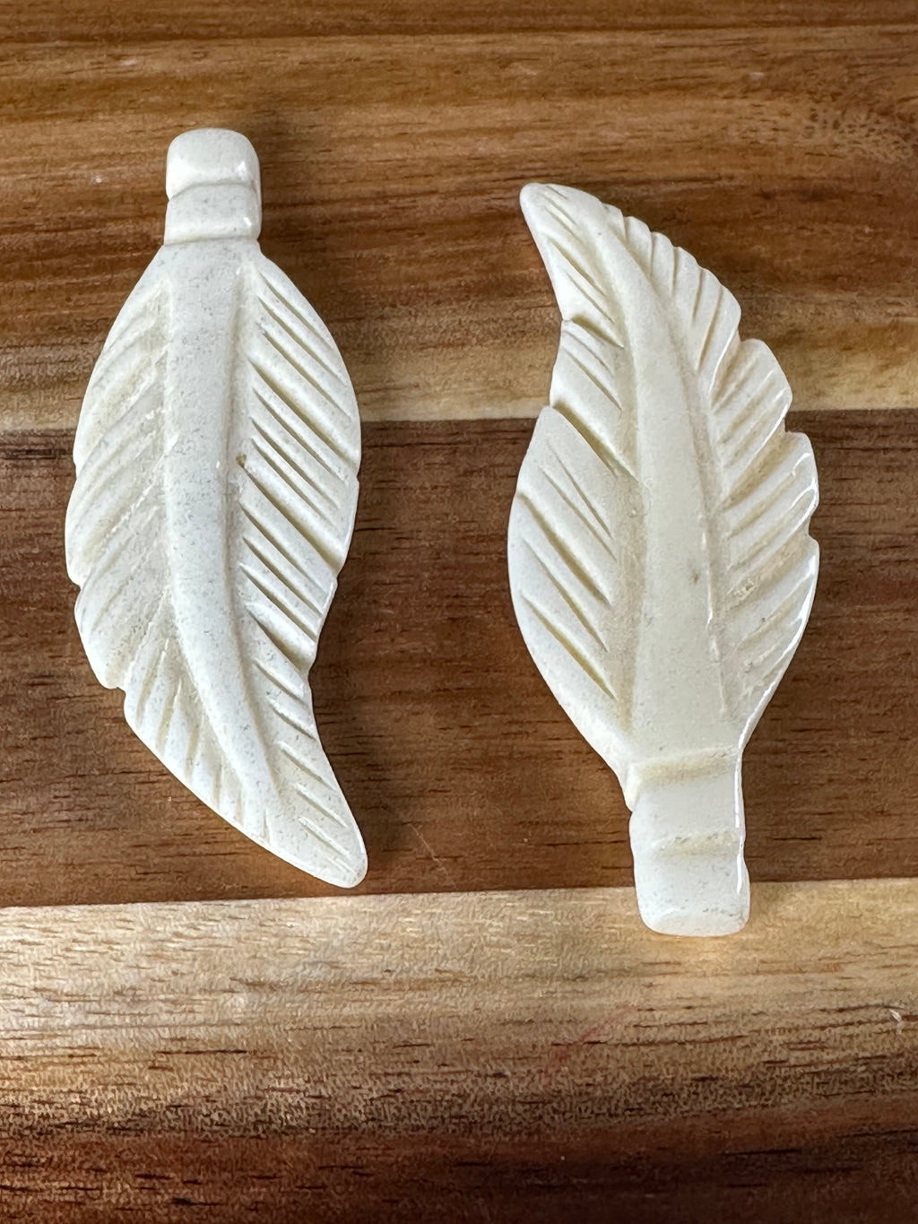 Bone Feather Pendant 2 1/2” (2PC)