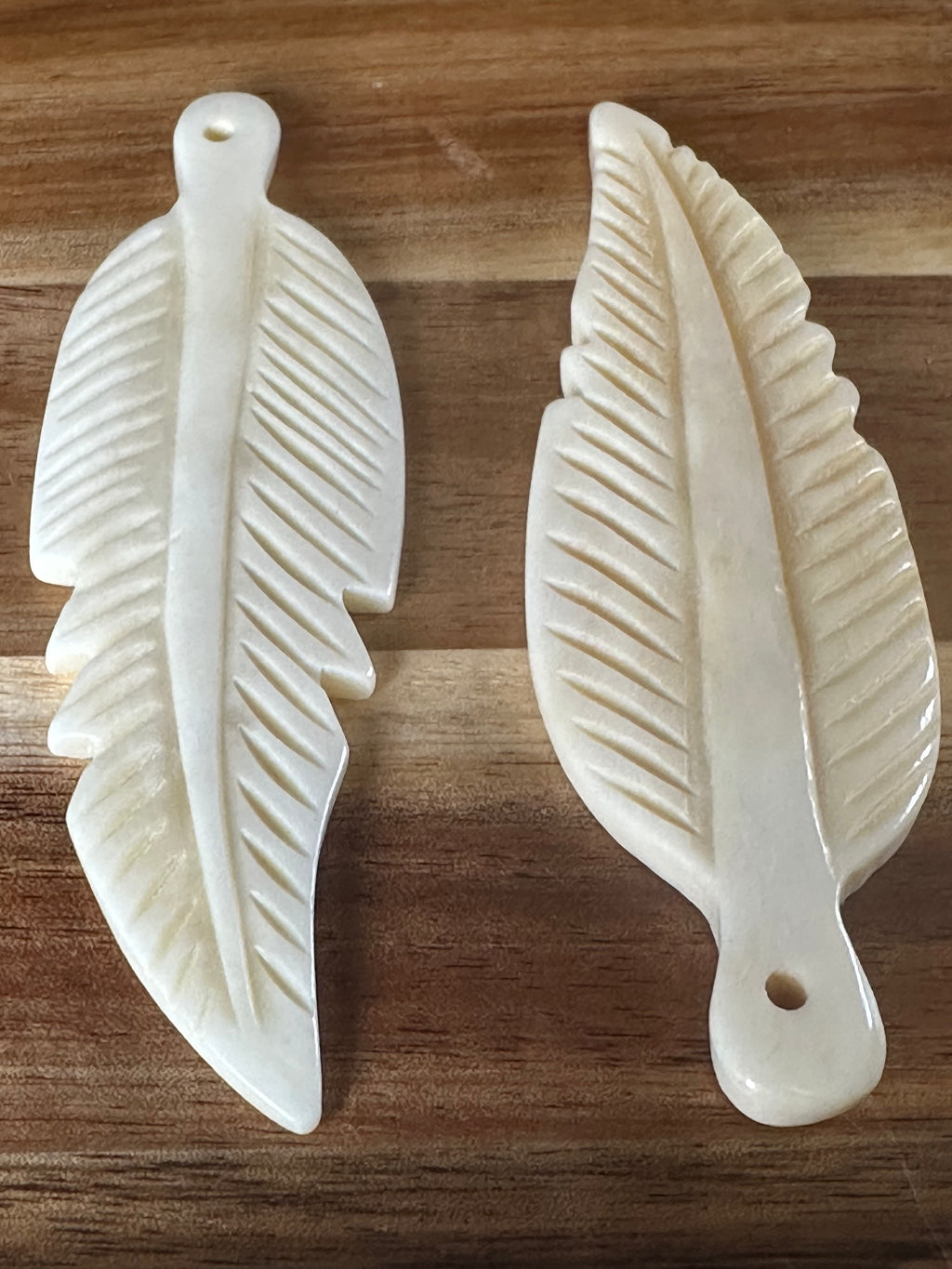 Bone Feather Pendant 3 1/2” (2PC)