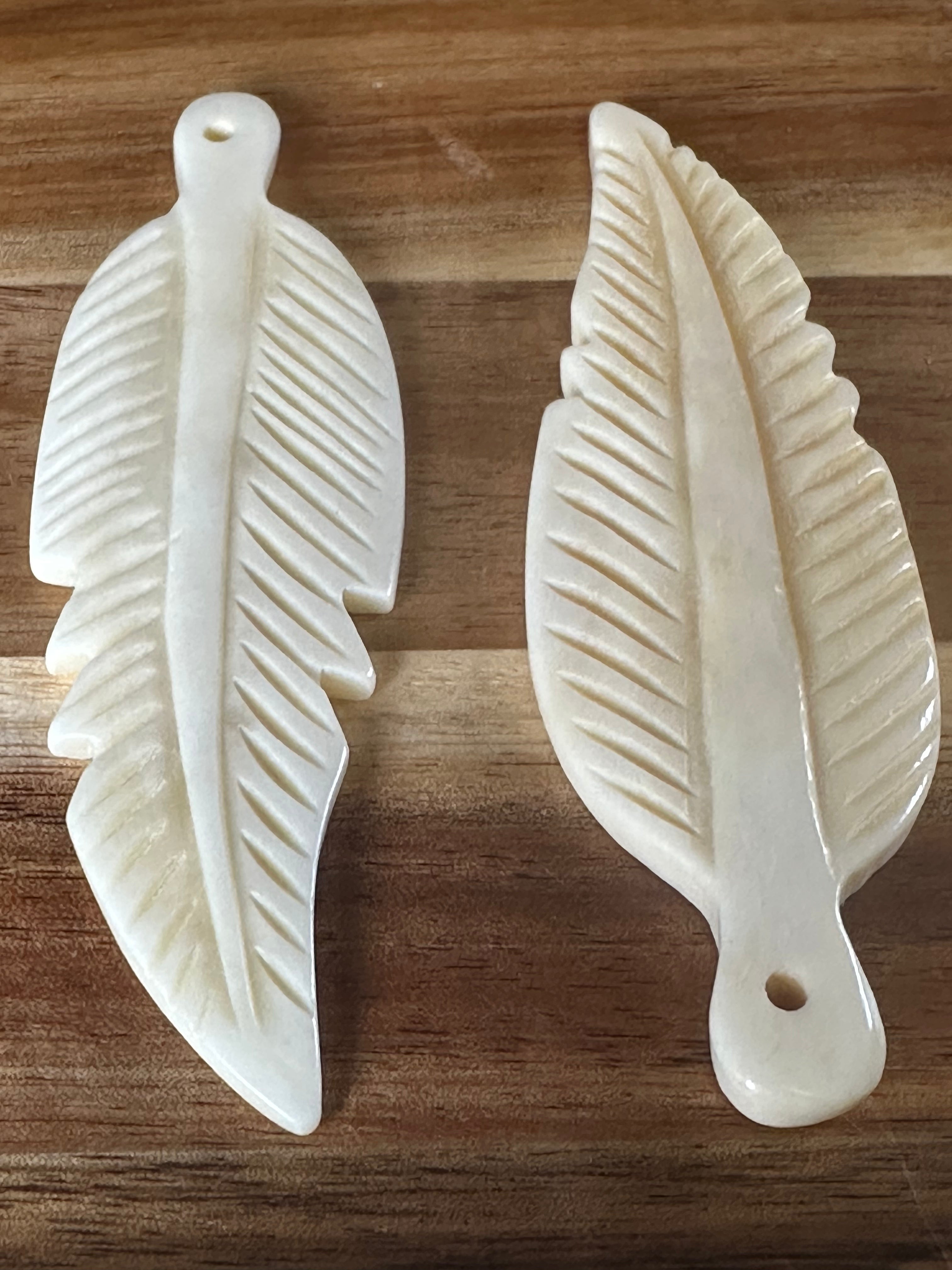 Bone Feather Pendant 3 1/2” (2PC)