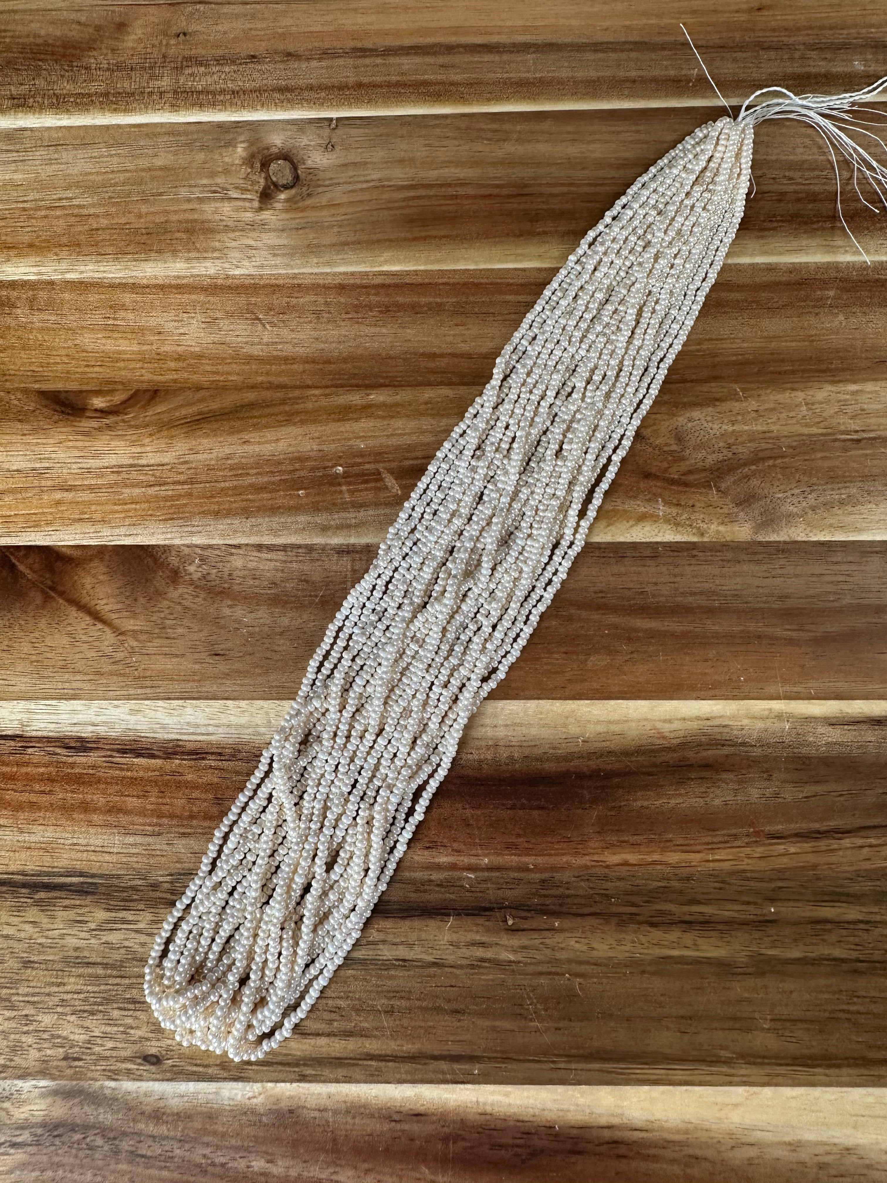 10/0 Op Pearl Eggshell