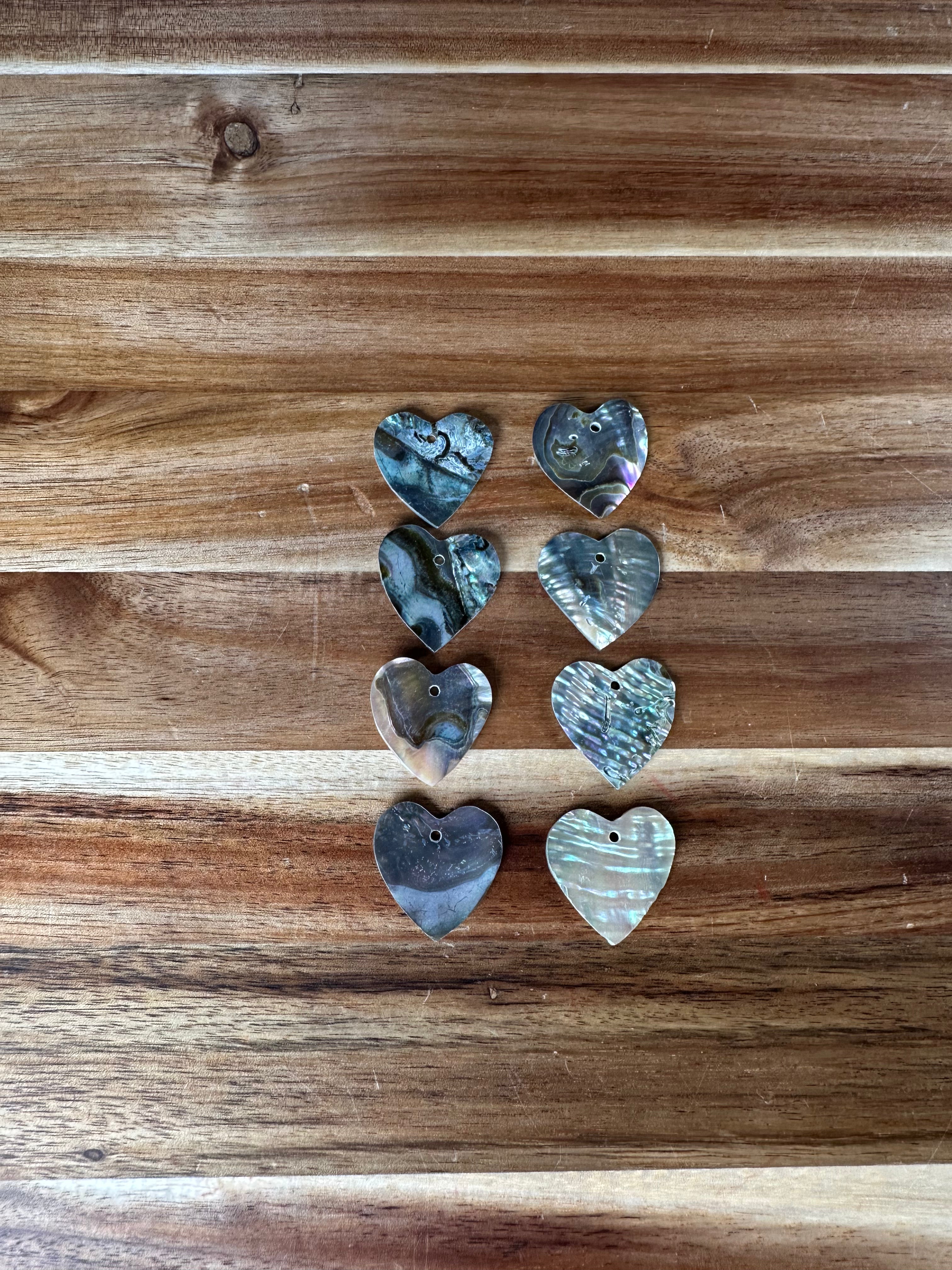 Abalone Conch Heart 1 3/16” (1 Hole/1 Piece)